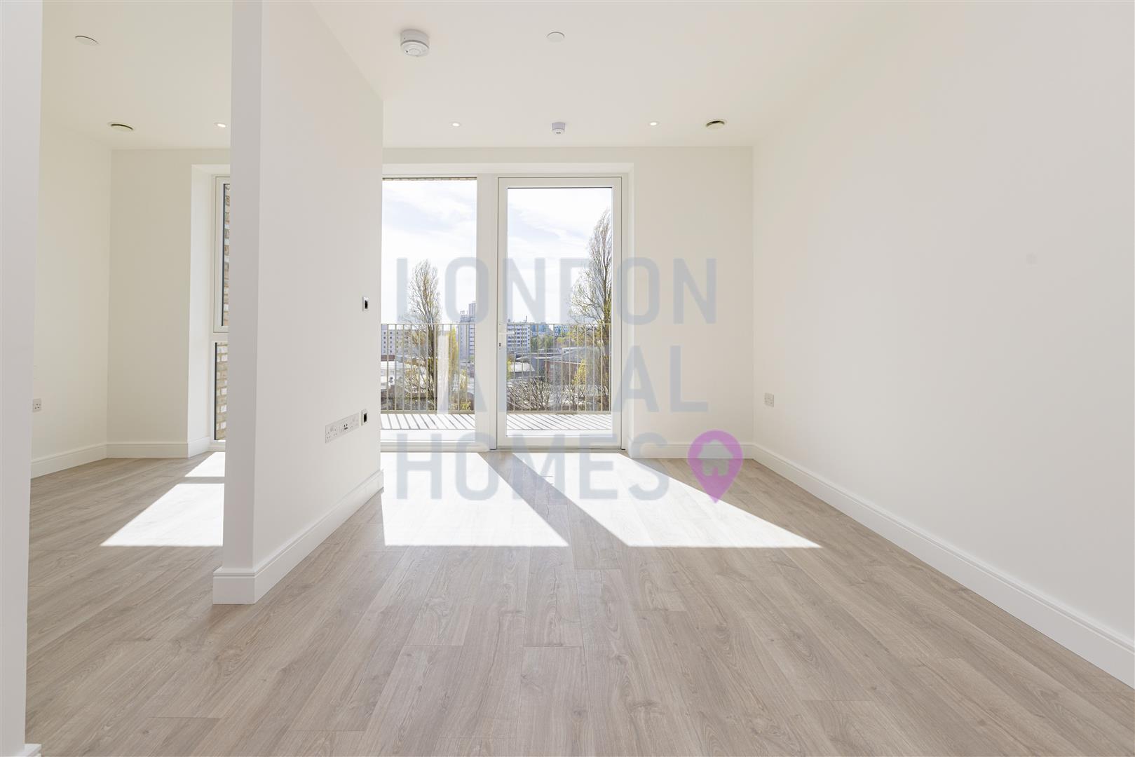 90 Beresford Avenue, London